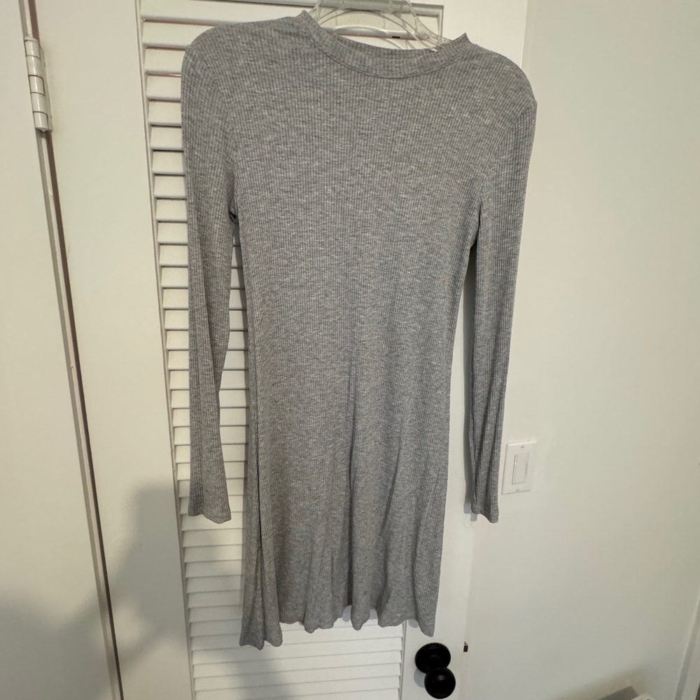 H&M | Light Gray Long Sleeve Dress